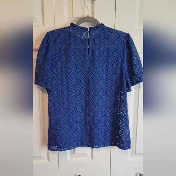 🤩 Ann Taylor LOFT Navy Blue Lace Blouse Top Women's Medium - Picture 2 of 7